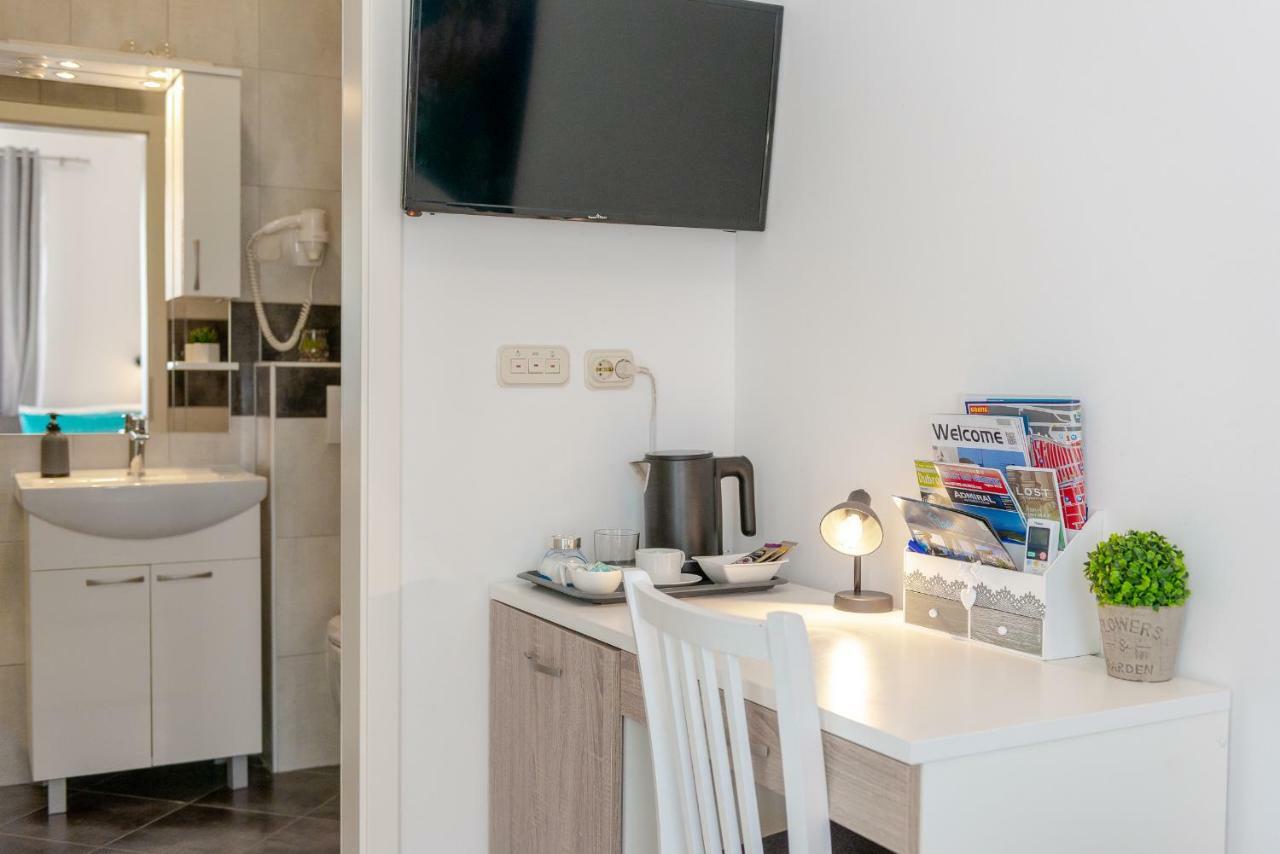 Studio Apartment & Room Ten - Free Parking Дубровник Екстер'єр фото